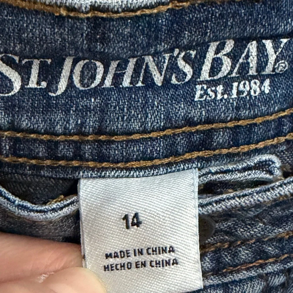 St. John's Bay Blue Denim Shorts Some Stretch Longer Inseam Women's Size 14